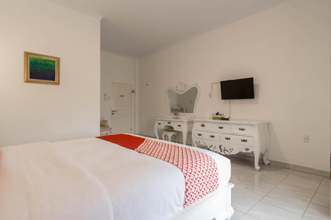 Oyo 90741 Grand Shaqilla Hotel 2*