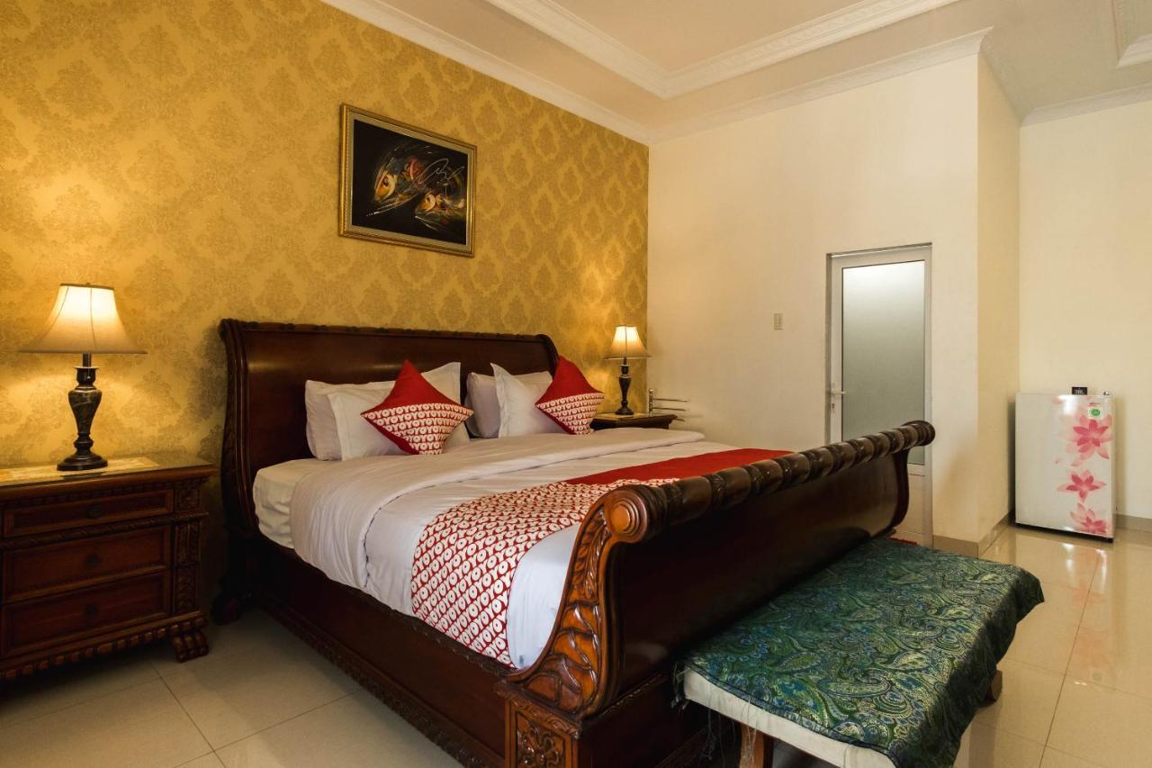 Oyo 90741 Grand Shaqilla Hotel