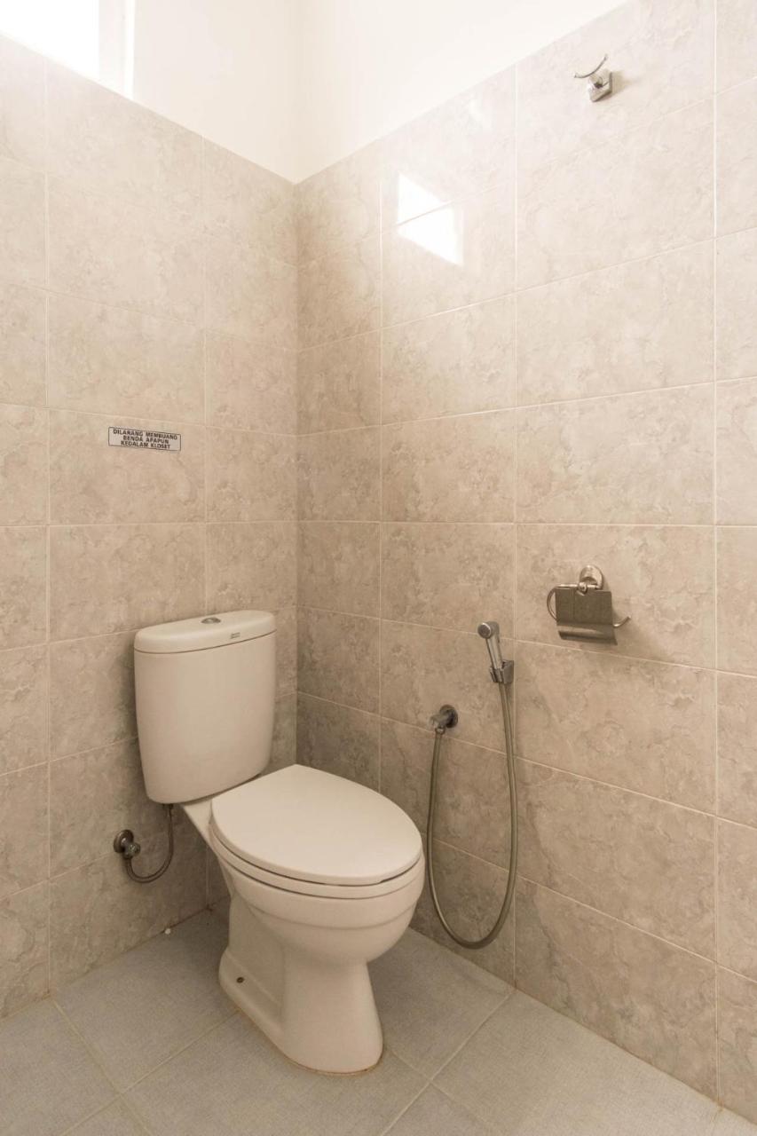 Oyo 90741 Grand Shaqilla Hotel