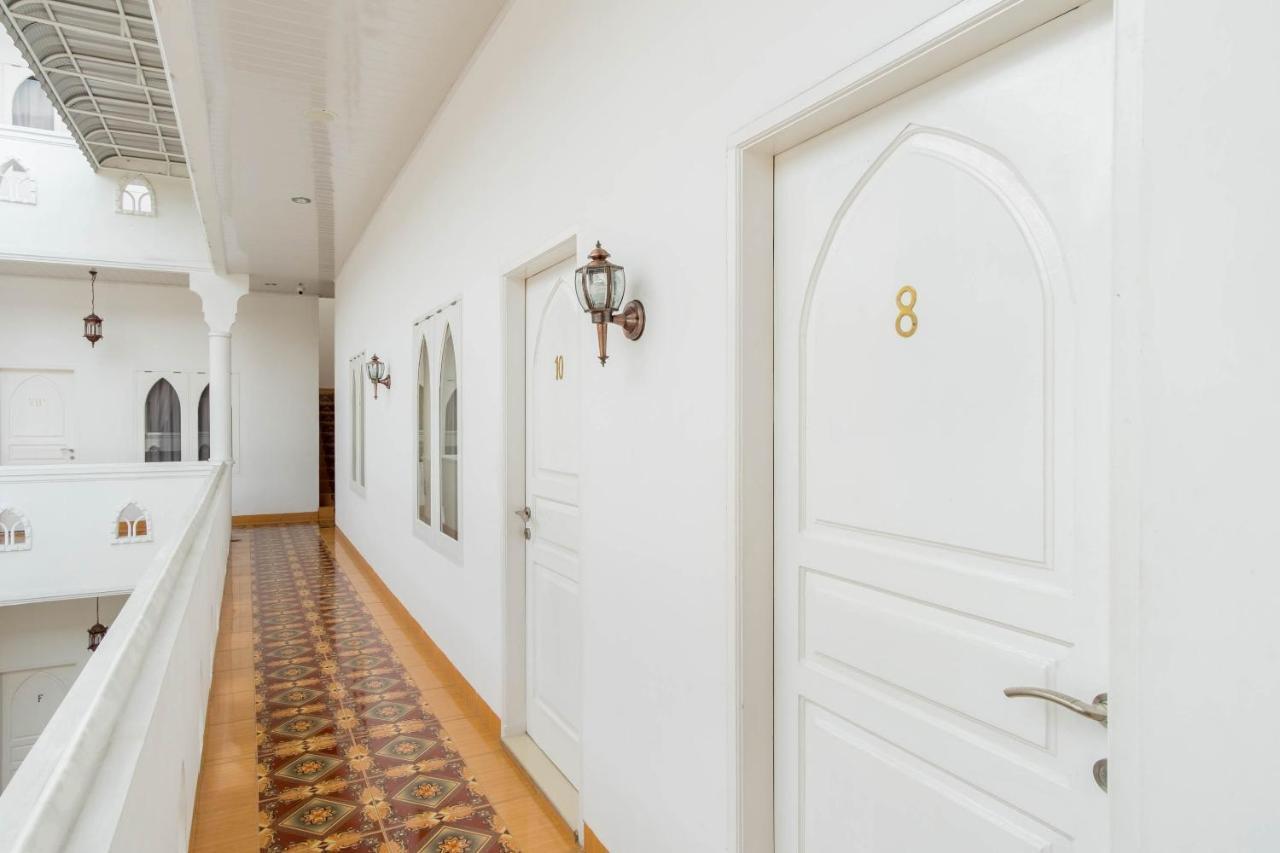Oyo 90741 Grand Shaqilla Hotel