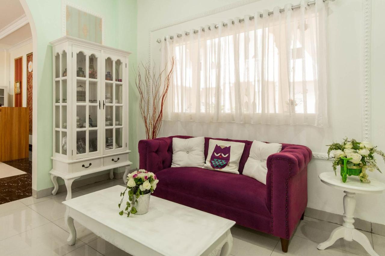 Hotel Oyo 90741 Grand Shaqilla 2*