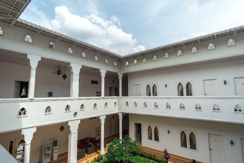 Hotel Oyo 90741 Grand Shaqilla
