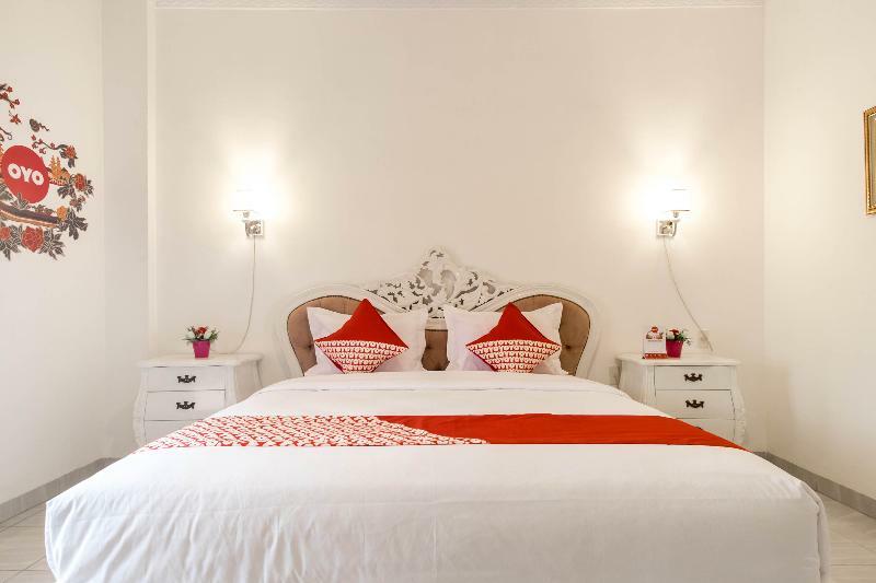 Oyo 90741 Grand Shaqilla Hotel 2*